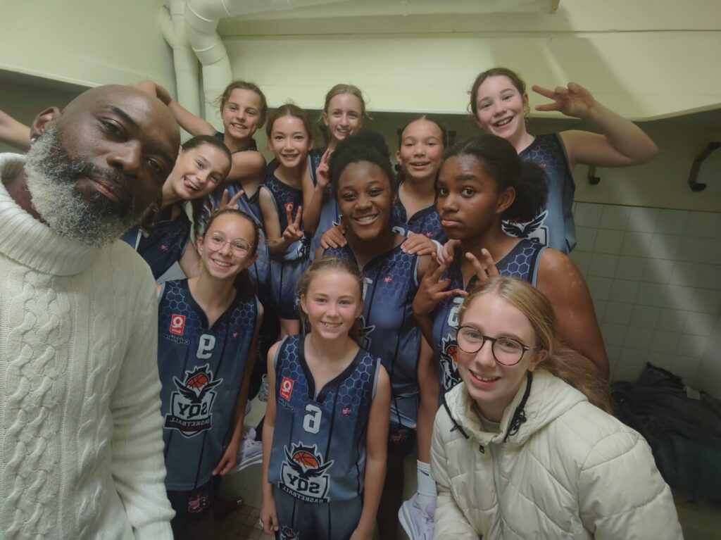 Victoire des U13F SQY 62-40 face au VVT Basket